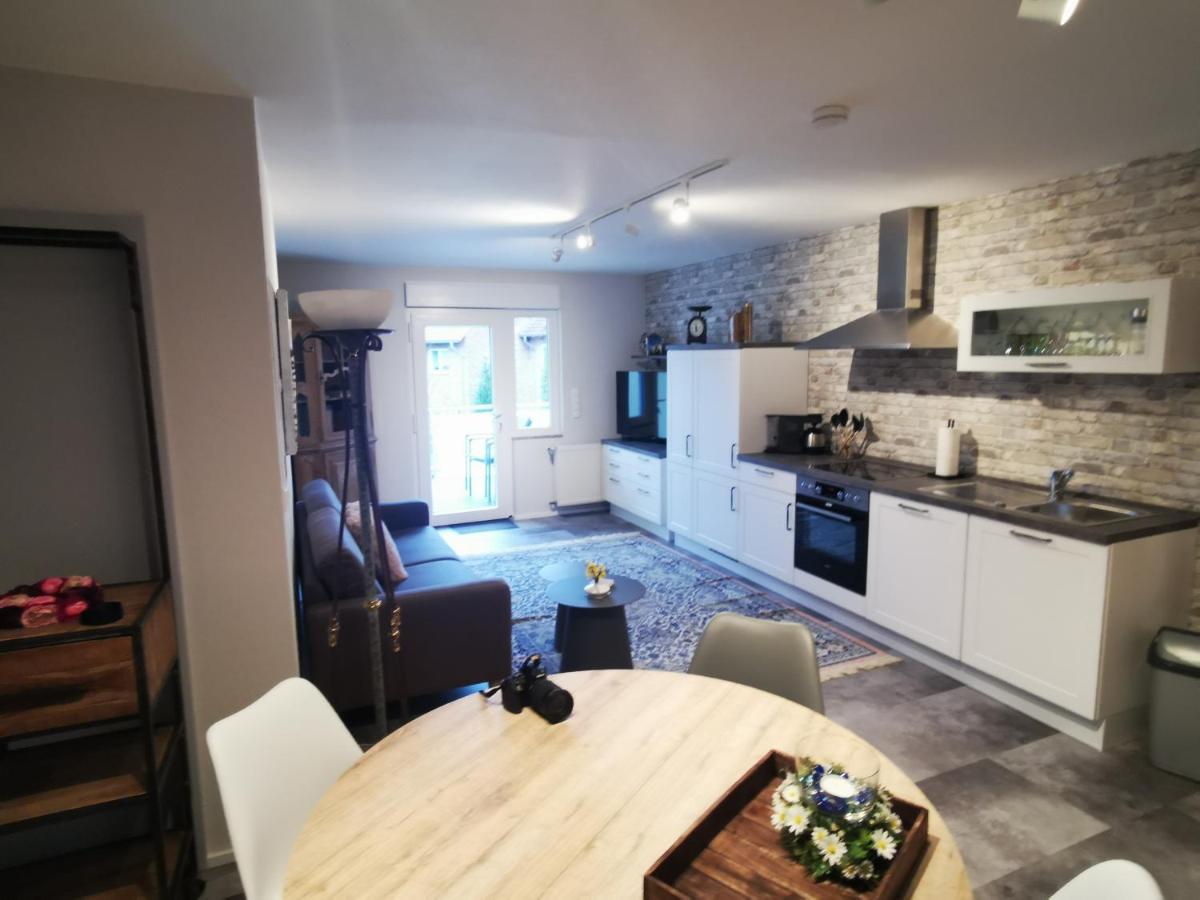 Naturnahe Schoene Neu Gestaltete Ferienwohnung Wurselen Exterior photo
